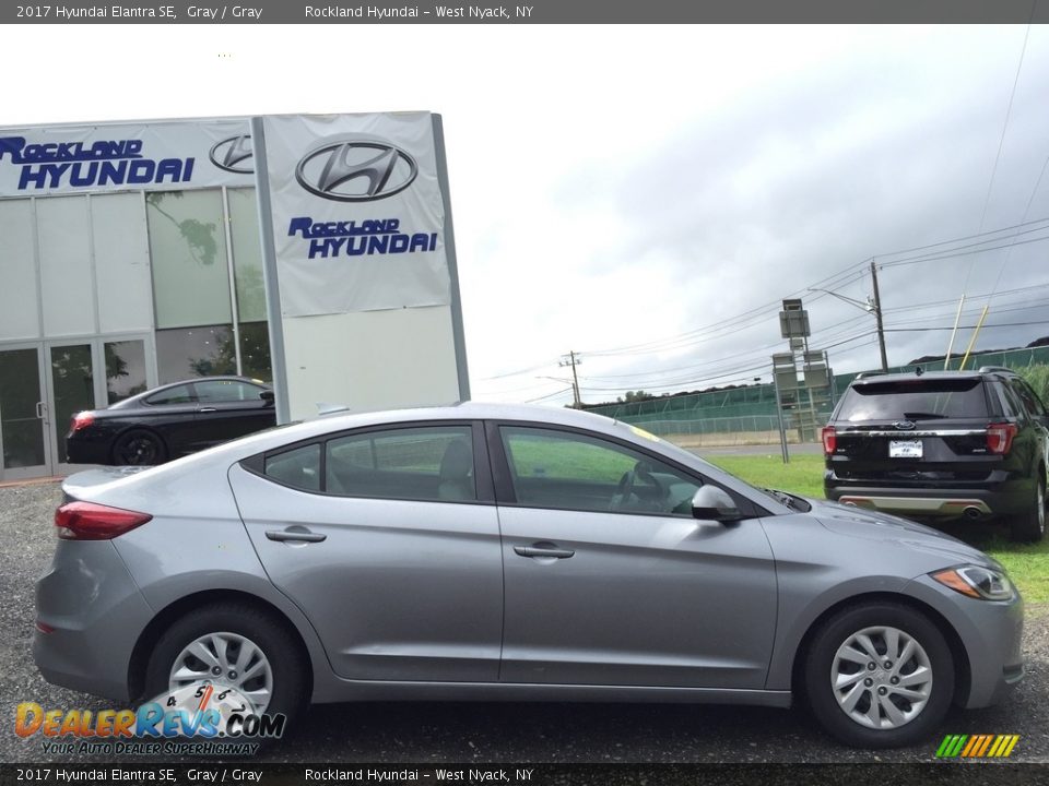 2017 Hyundai Elantra SE Gray / Gray Photo #3