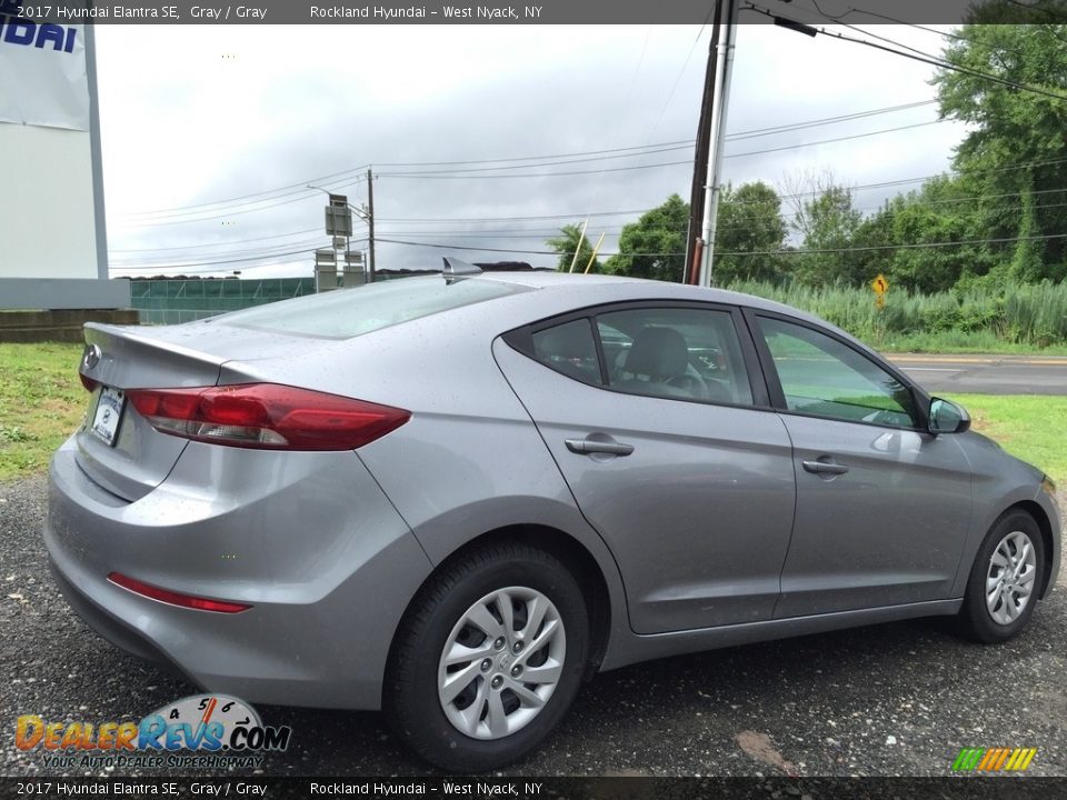 2017 Hyundai Elantra SE Gray / Gray Photo #4