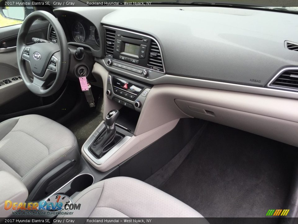 2017 Hyundai Elantra SE Gray / Gray Photo #24