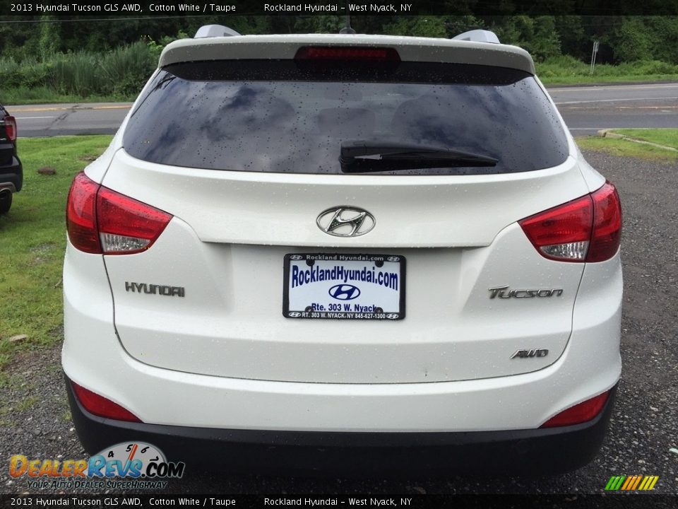 2013 Hyundai Tucson GLS AWD Cotton White / Taupe Photo #5