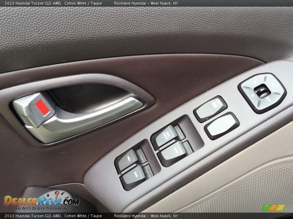 2013 Hyundai Tucson GLS AWD Cotton White / Taupe Photo #9