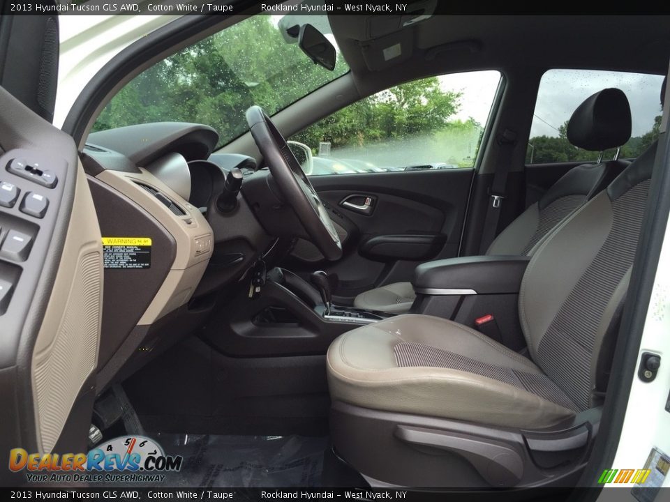2013 Hyundai Tucson GLS AWD Cotton White / Taupe Photo #11