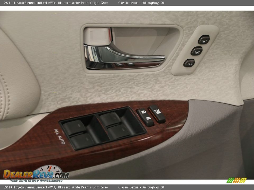2014 Toyota Sienna Limited AWD Blizzard White Pearl / Light Gray Photo #5