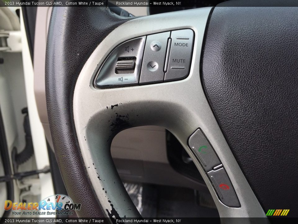 2013 Hyundai Tucson GLS AWD Cotton White / Taupe Photo #17