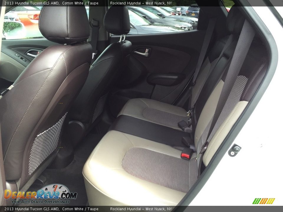 2013 Hyundai Tucson GLS AWD Cotton White / Taupe Photo #22