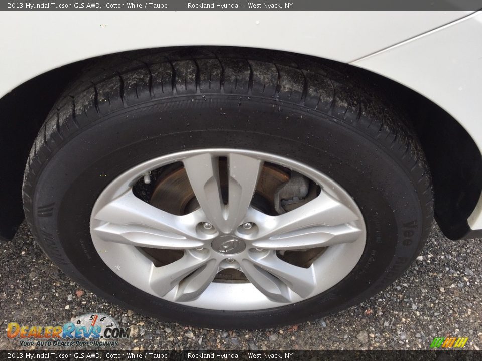 2013 Hyundai Tucson GLS AWD Cotton White / Taupe Photo #29