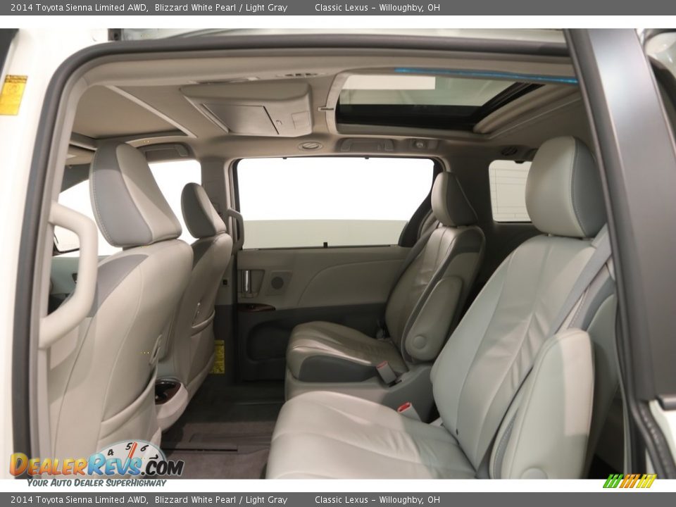 2014 Toyota Sienna Limited AWD Blizzard White Pearl / Light Gray Photo #30