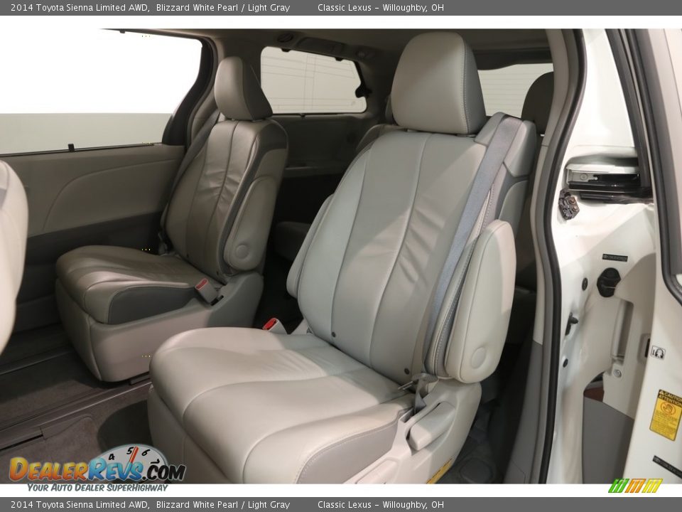 2014 Toyota Sienna Limited AWD Blizzard White Pearl / Light Gray Photo #31