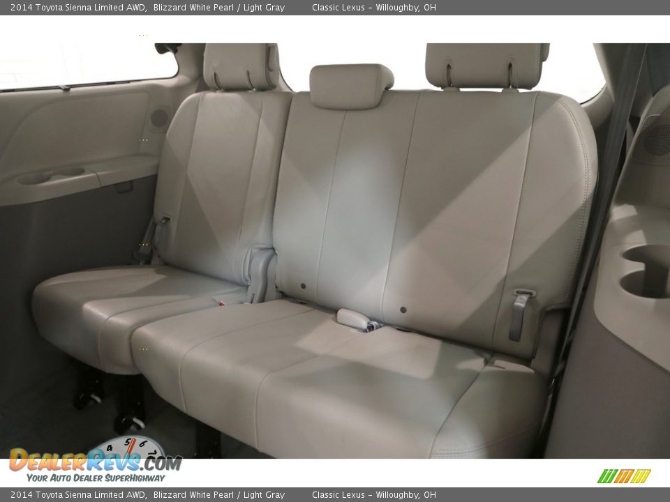 2014 Toyota Sienna Limited AWD Blizzard White Pearl / Light Gray Photo #32