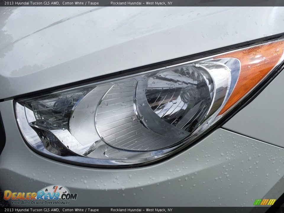 2013 Hyundai Tucson GLS AWD Cotton White / Taupe Photo #32