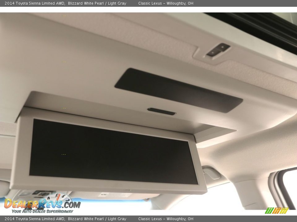 2014 Toyota Sienna Limited AWD Blizzard White Pearl / Light Gray Photo #33