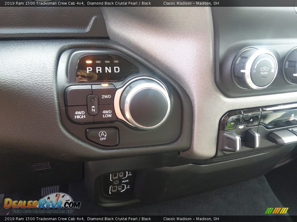 2019 Ram 1500 Tradesman Crew Cab 4x4 Diamond Black Crystal Pearl / Black Photo #10