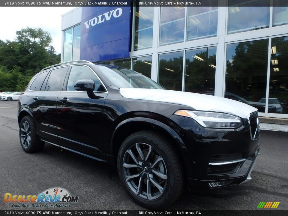 Front 3/4 View of 2019 Volvo XC90 T5 AWD Momentum Photo #1
