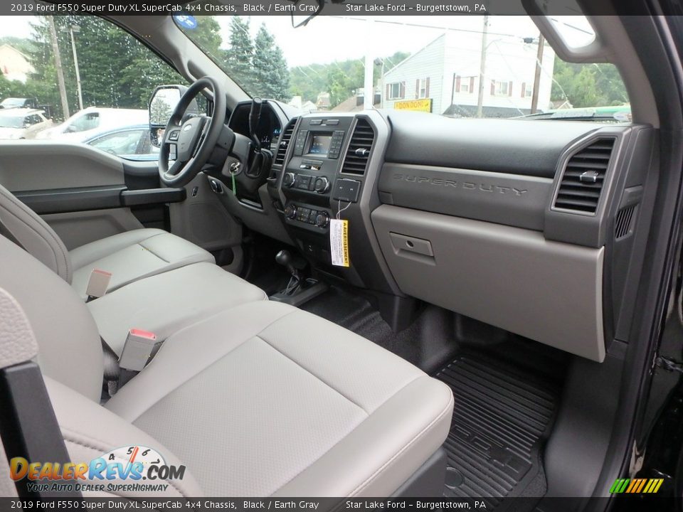 Earth Gray Interior - 2019 Ford F550 Super Duty XL SuperCab 4x4 Chassis Photo #5