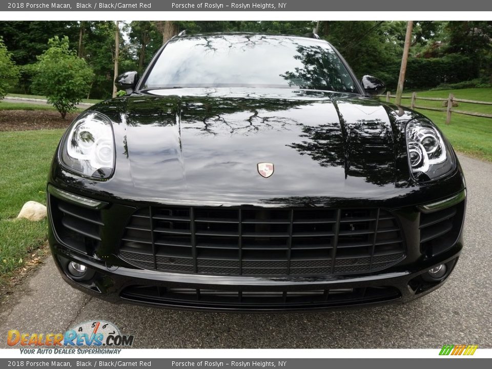 2018 Porsche Macan Black / Black/Garnet Red Photo #2