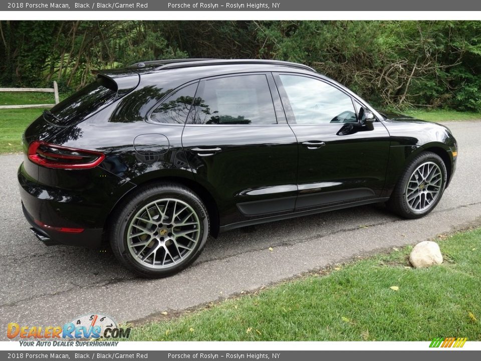 2018 Porsche Macan Black / Black/Garnet Red Photo #4