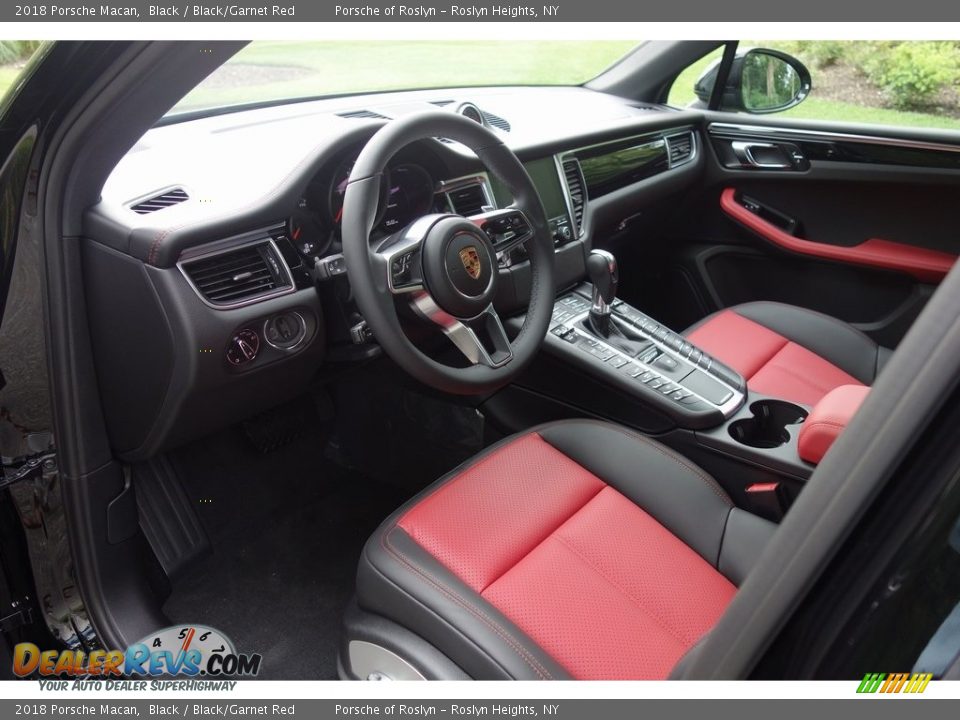 2018 Porsche Macan Black / Black/Garnet Red Photo #10