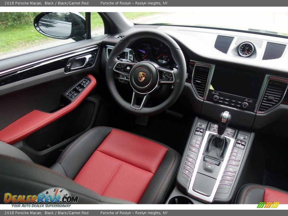 2018 Porsche Macan Black / Black/Garnet Red Photo #12