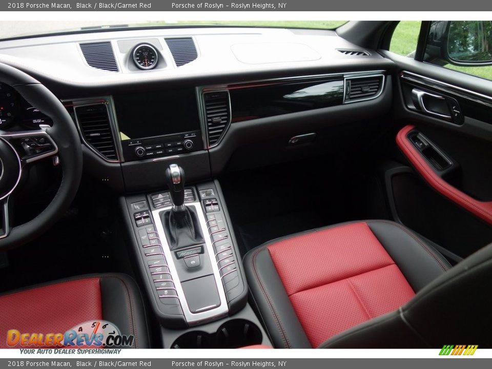 2018 Porsche Macan Black / Black/Garnet Red Photo #14