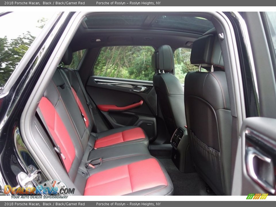 2018 Porsche Macan Black / Black/Garnet Red Photo #15