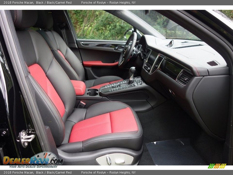 2018 Porsche Macan Black / Black/Garnet Red Photo #16