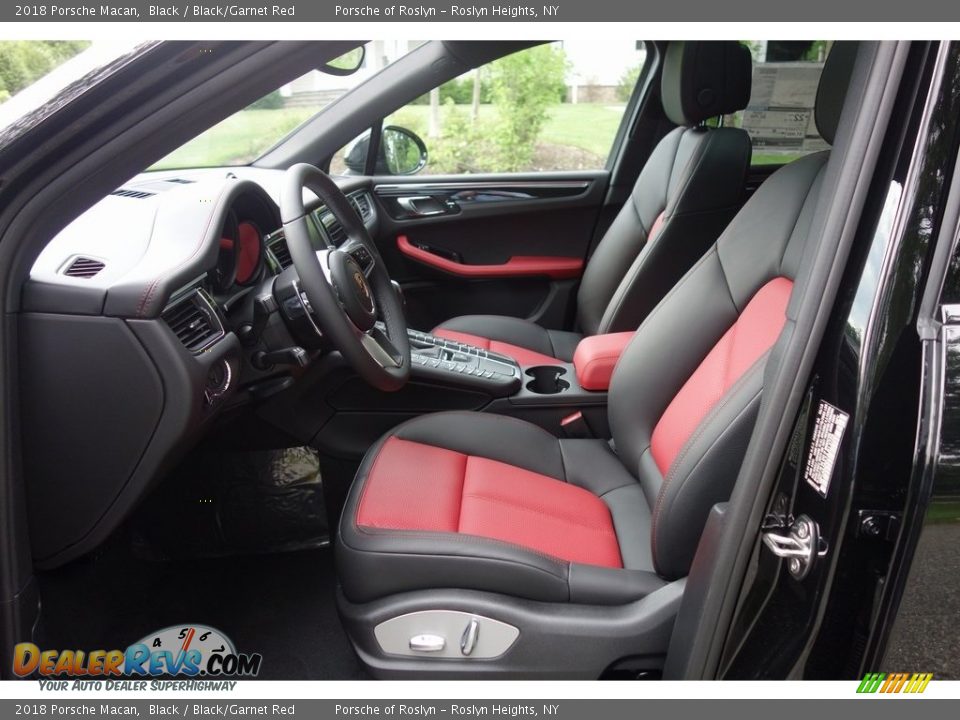 2018 Porsche Macan Black / Black/Garnet Red Photo #18