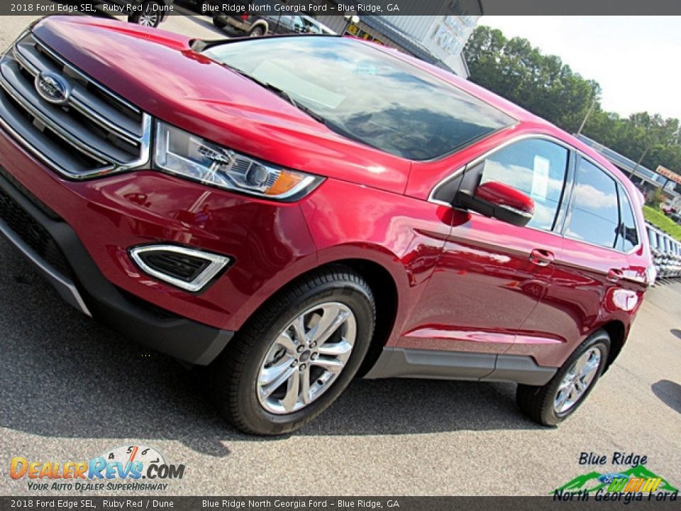 2018 Ford Edge SEL Ruby Red / Dune Photo #29