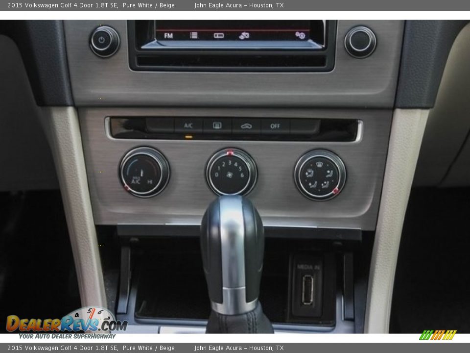 2015 Volkswagen Golf 4 Door 1.8T SE Pure White / Beige Photo #29