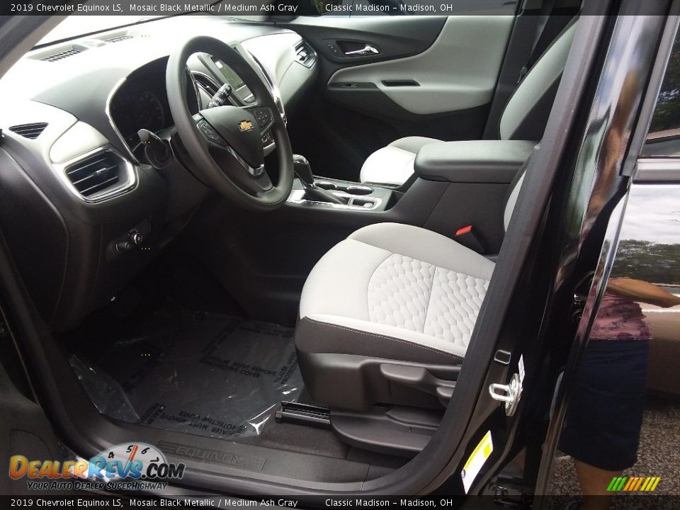Medium Ash Gray Interior - 2019 Chevrolet Equinox LS Photo #3