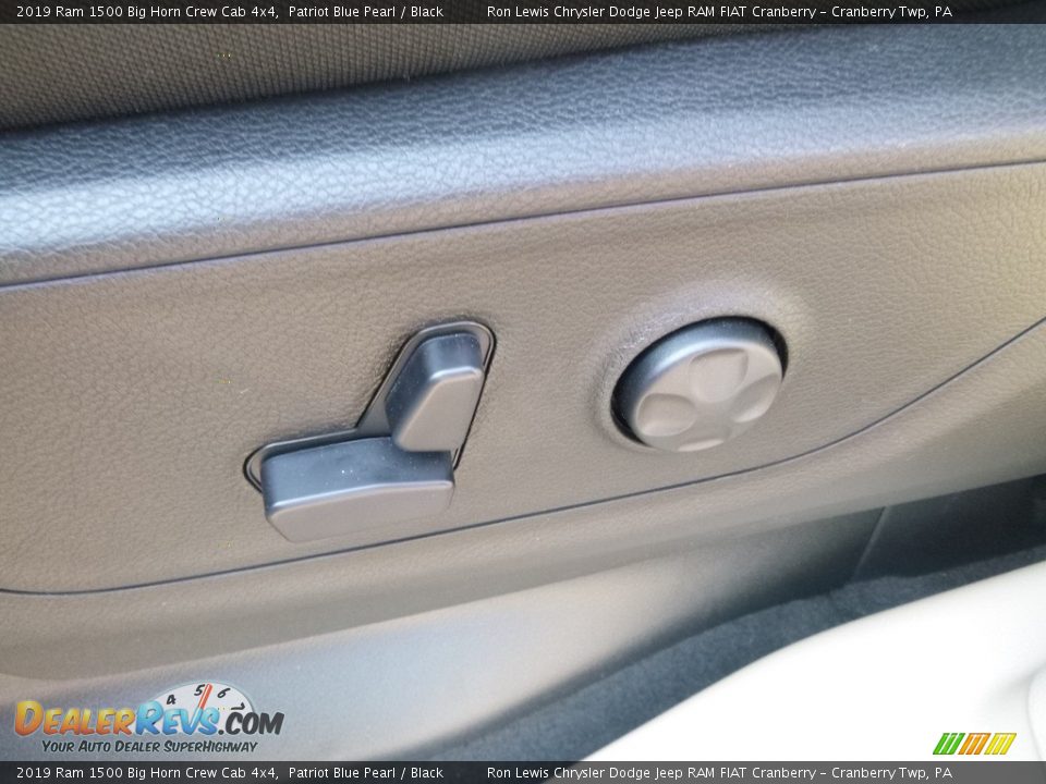 2019 Ram 1500 Big Horn Crew Cab 4x4 Patriot Blue Pearl / Black Photo #15