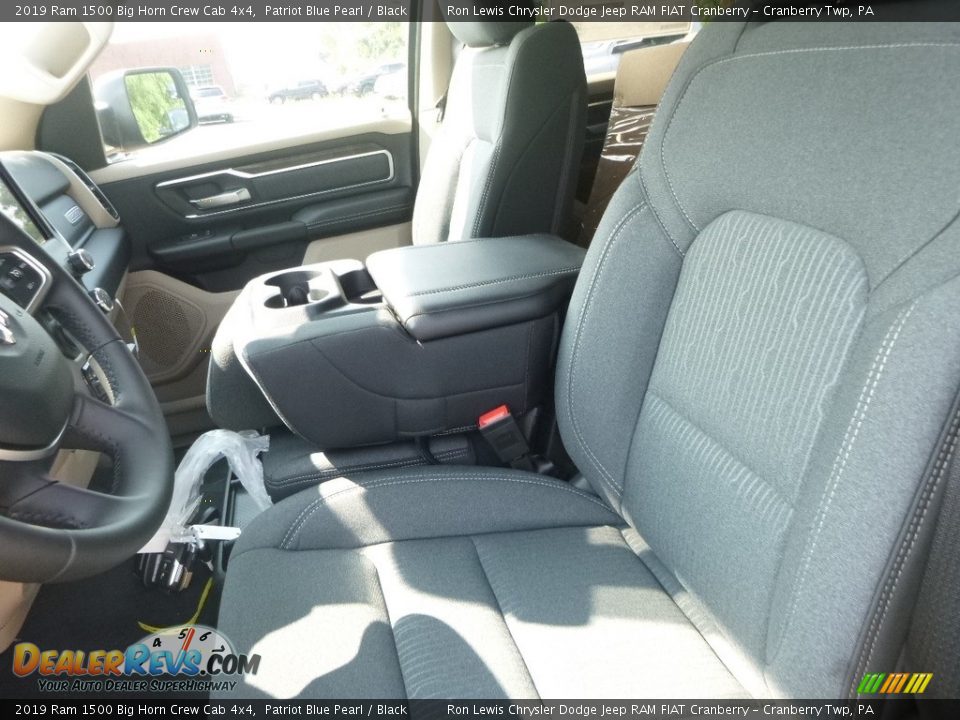 2019 Ram 1500 Big Horn Crew Cab 4x4 Patriot Blue Pearl / Black Photo #16