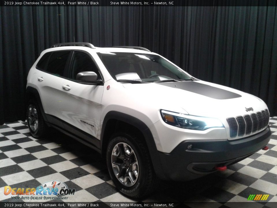 2019 Jeep Cherokee Trailhawk 4x4 Pearl White / Black Photo #4