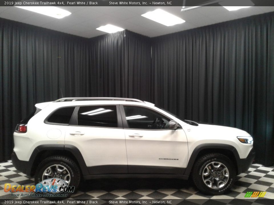 2019 Jeep Cherokee Trailhawk 4x4 Pearl White / Black Photo #5