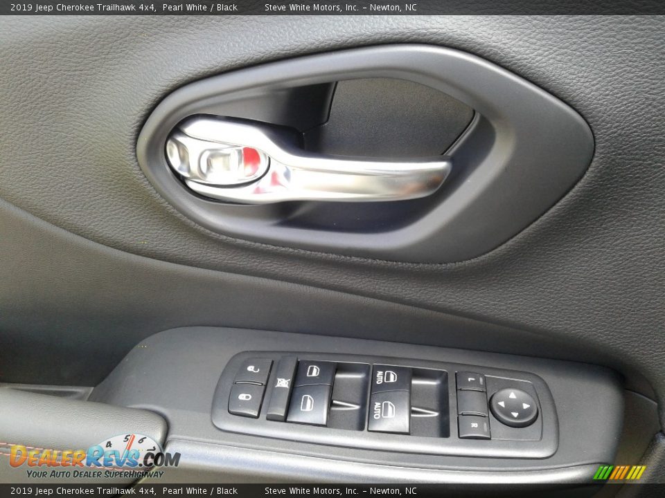 2019 Jeep Cherokee Trailhawk 4x4 Pearl White / Black Photo #9