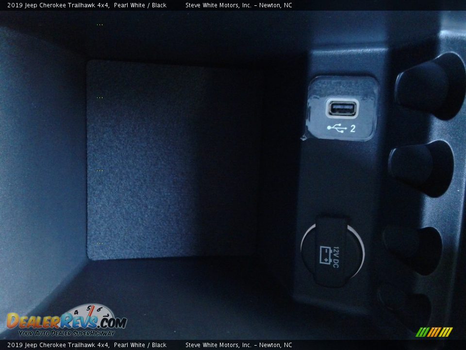 2019 Jeep Cherokee Trailhawk 4x4 Pearl White / Black Photo #29