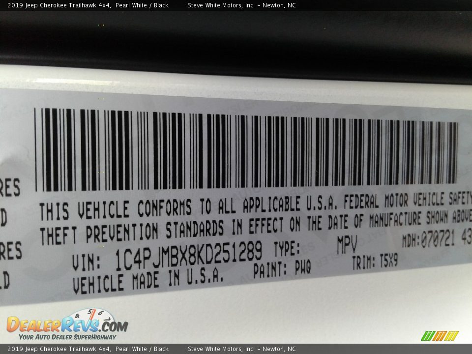 2019 Jeep Cherokee Trailhawk 4x4 Pearl White / Black Photo #34