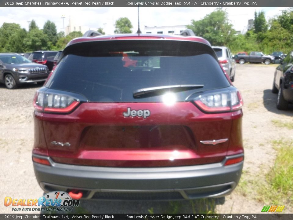 2019 Jeep Cherokee Trailhawk 4x4 Velvet Red Pearl / Black Photo #4