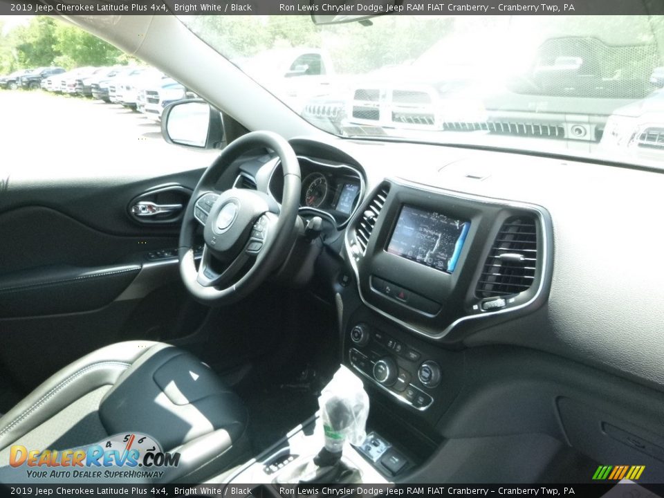 2019 Jeep Cherokee Latitude Plus 4x4 Bright White / Black Photo #11
