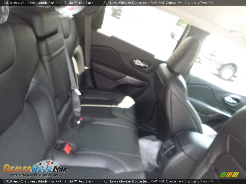 2019 Jeep Cherokee Latitude Plus 4x4 Bright White / Black Photo #12