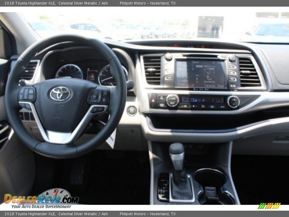 2018 Toyota Highlander XLE Celestial Silver Metallic / Ash Photo #26