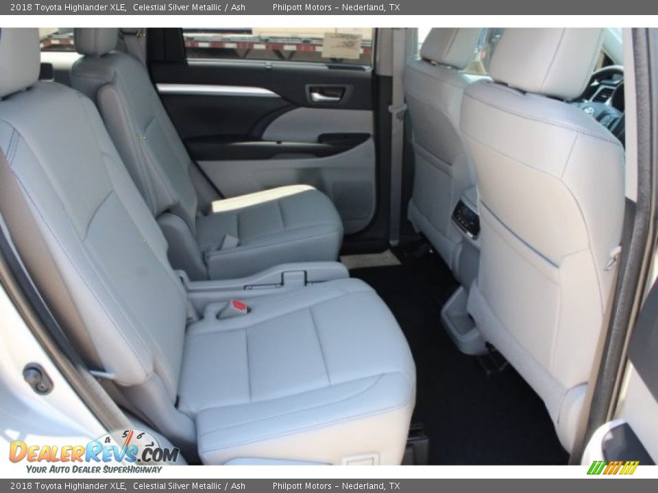2018 Toyota Highlander XLE Celestial Silver Metallic / Ash Photo #31