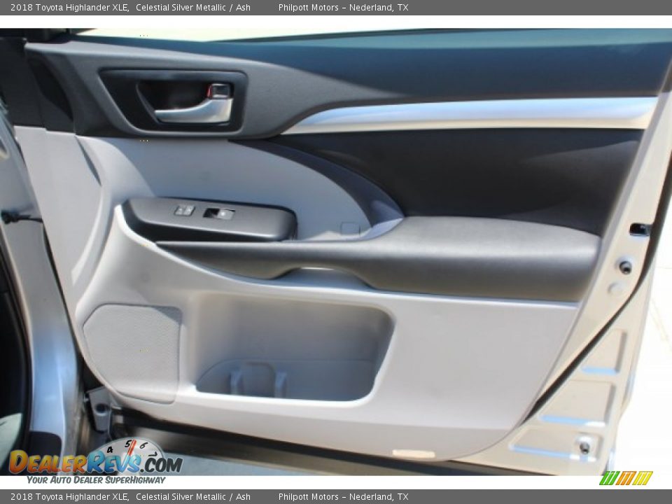 2018 Toyota Highlander XLE Celestial Silver Metallic / Ash Photo #32