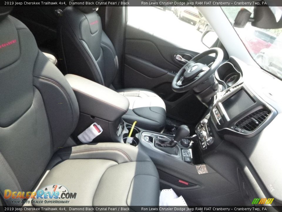 2019 Jeep Cherokee Trailhawk 4x4 Diamond Black Crystal Pearl / Black Photo #10