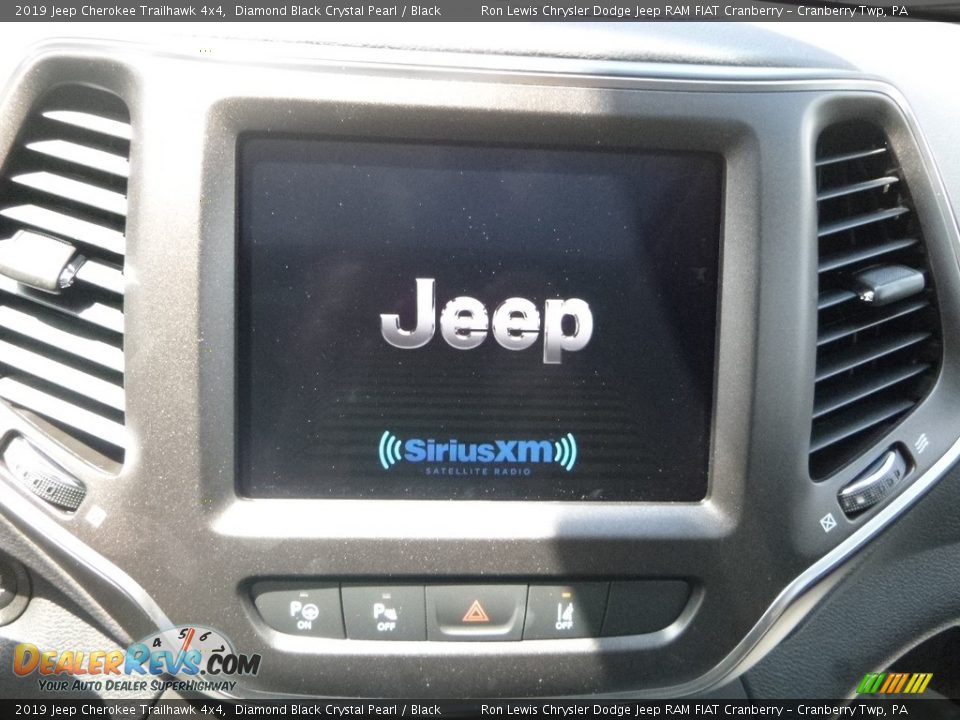 2019 Jeep Cherokee Trailhawk 4x4 Diamond Black Crystal Pearl / Black Photo #17