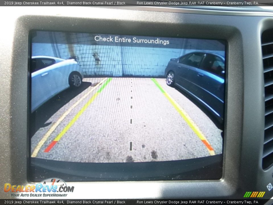 2019 Jeep Cherokee Trailhawk 4x4 Diamond Black Crystal Pearl / Black Photo #18
