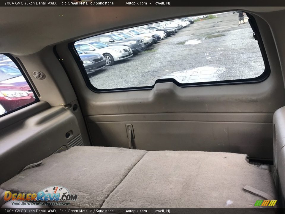 2004 GMC Yukon Denali AWD Polo Green Metallic / Sandstone Photo #16