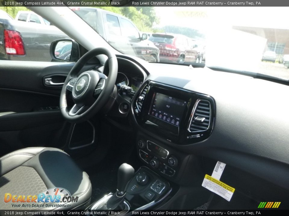 2018 Jeep Compass Latitude 4x4 Granite Crystal Metallic / Black Photo #11