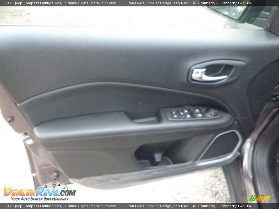 2018 Jeep Compass Latitude 4x4 Granite Crystal Metallic / Black Photo #12
