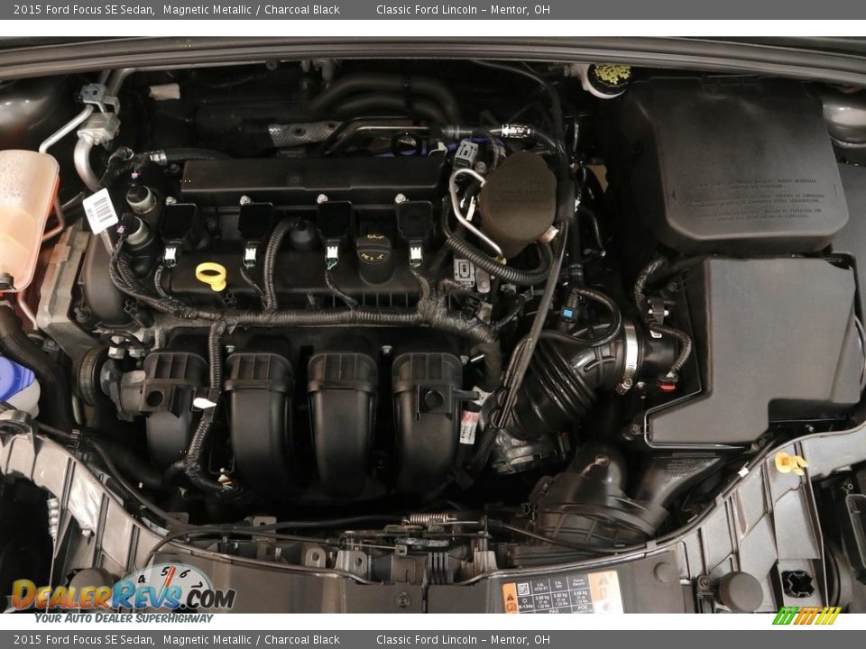 2015 Ford Focus SE Sedan Magnetic Metallic / Charcoal Black Photo #16