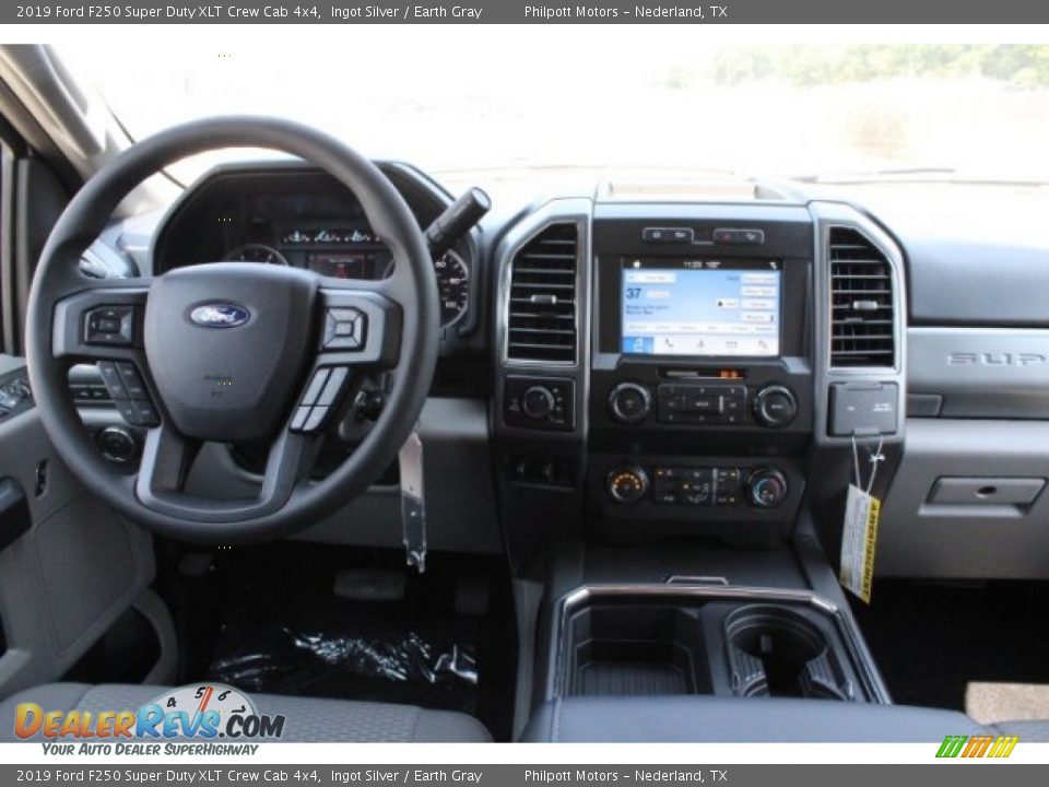 2019 Ford F250 Super Duty XLT Crew Cab 4x4 Ingot Silver / Earth Gray Photo #24